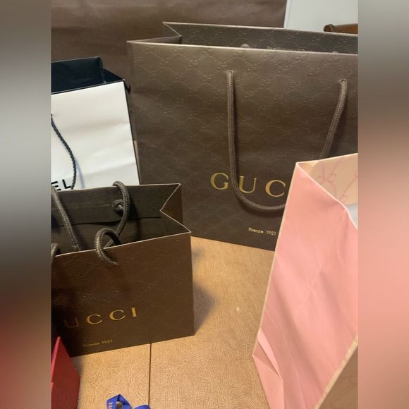 Louis Vuitton, Gucci, Chanel, Prada & more shopping bags and boxes - Picture 5 of 9